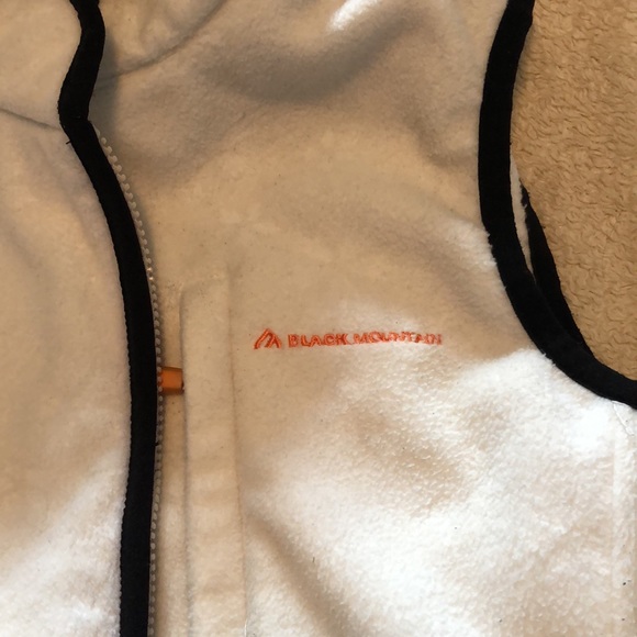 Fleece vests - Picture 4 of 6